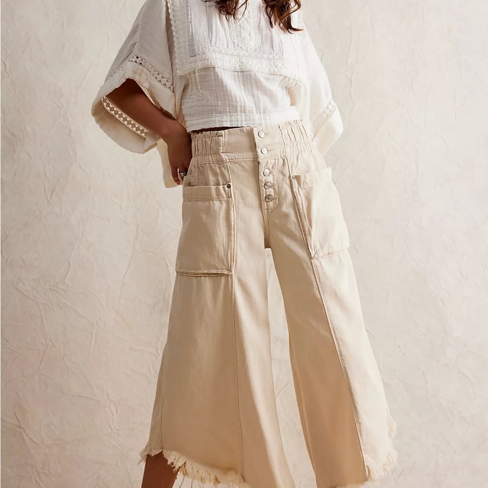 We The Free- Free People 
Cream Wide-Leg Cropped Pants